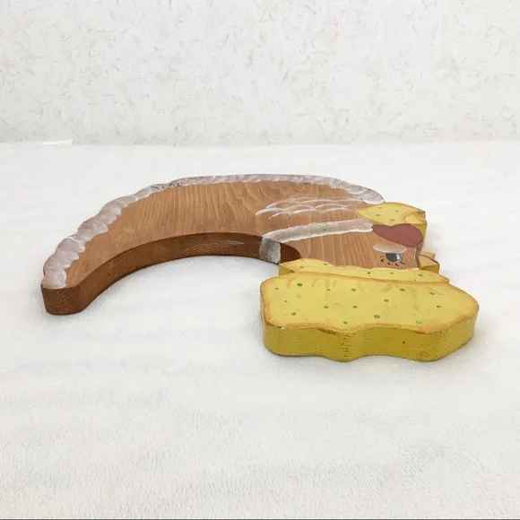 Vintage Wood Hand Painted Chicken Wall Hanging Hen Wearing Bonnet Farmhouse - Picture 7 of 9